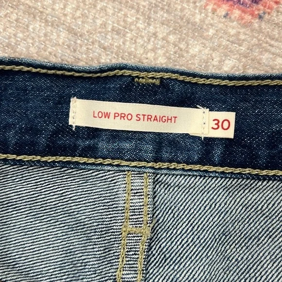 NWOT Levi’s low pro straight mid-rise jeans - Picture 2 of 7